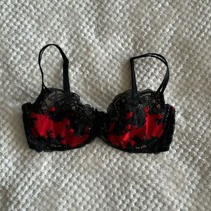 VICTORIA’S SECRET Unlined Demi Bra 36D